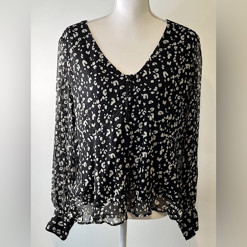 NWT XS Nine West Balloon Sleeve Black and White Animal Print Blouse